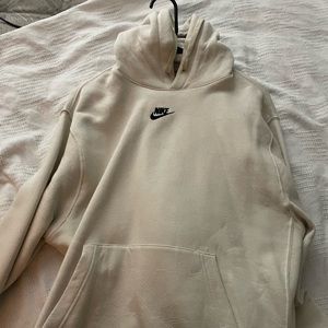 Nike sportswear’s 2pc
